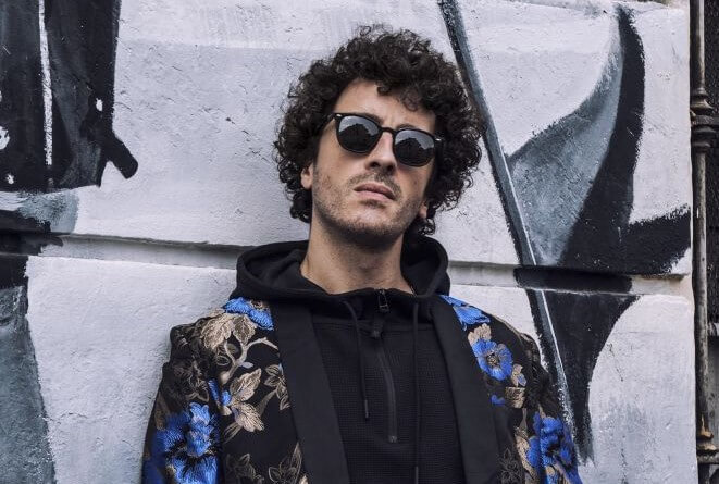 Dal 30 marzo sarà in rotazione in radio, e disponibile in digital download, Icaro, il nuovo singolo del cantautore Eman, che anticipa l'uscita del suo album.