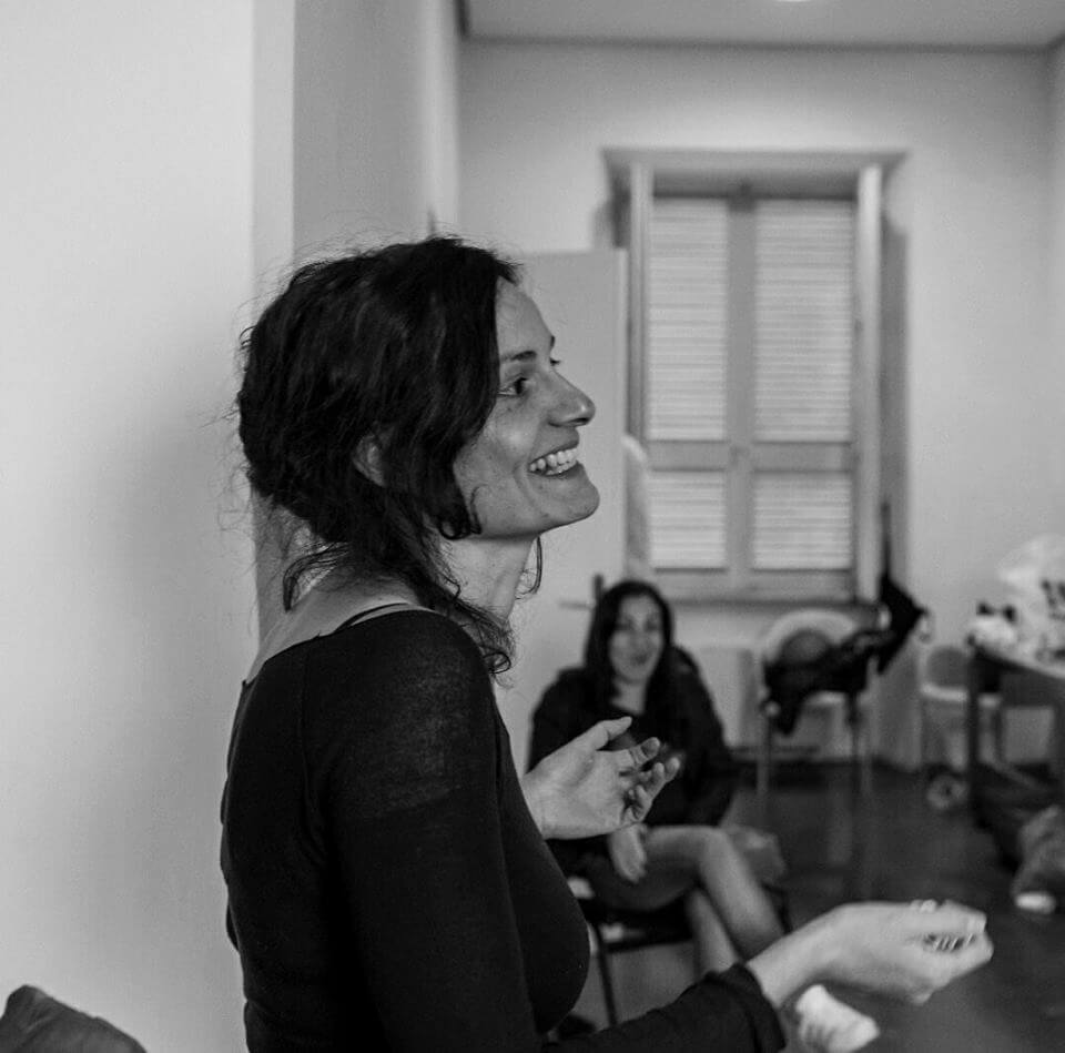 Sta per alzarsi il sipario al Teatro India – Teatro di Roma per "Famiglia". Incontriamo la regista e drammaturga Valentina Esposito