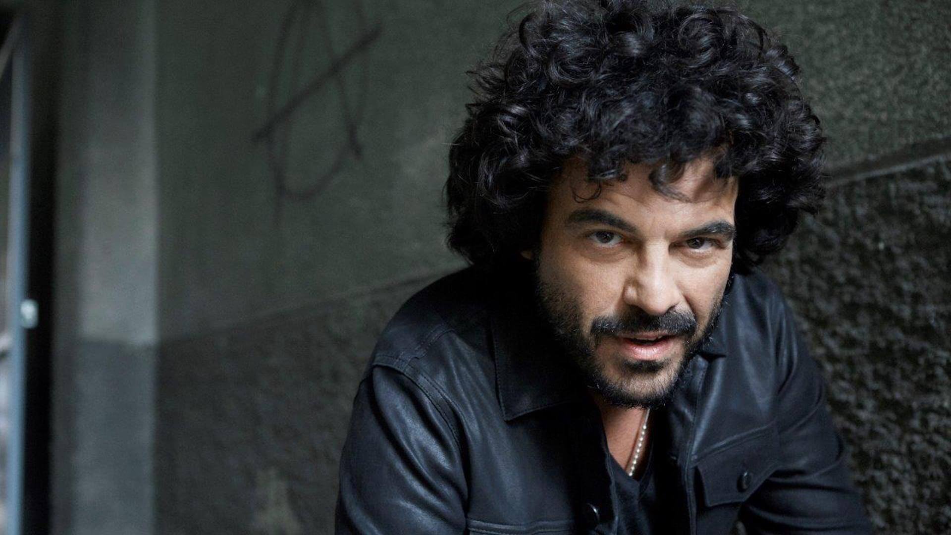 È online da ieri, 11 giugno, il nuovo singolo di Francesco Renga, Prima o Poi, di cui è online anche il video, tratto dall’album L’altra Metà.
