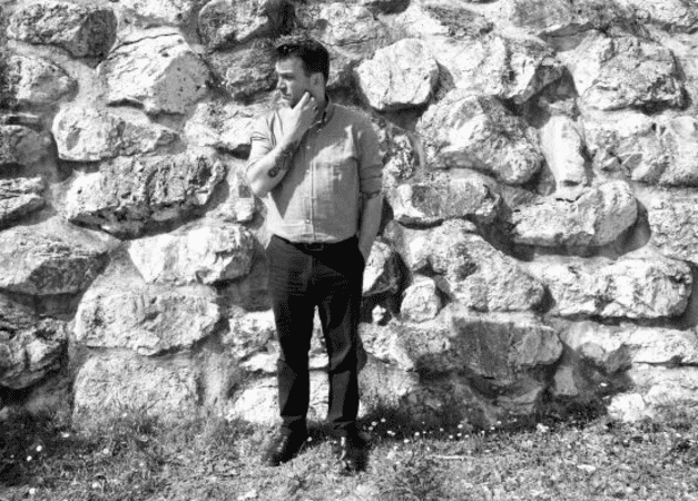 Kid’s dream è il debut album di MR. D, moniker dietro il quale si cela Daniele Fioretti, musicista marchigiano che vive in continuo movimento tra le città d’Europa. 